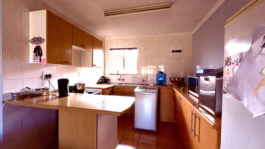 To Let 2 Bedroom Property for Rent in Beyers Park Gauteng