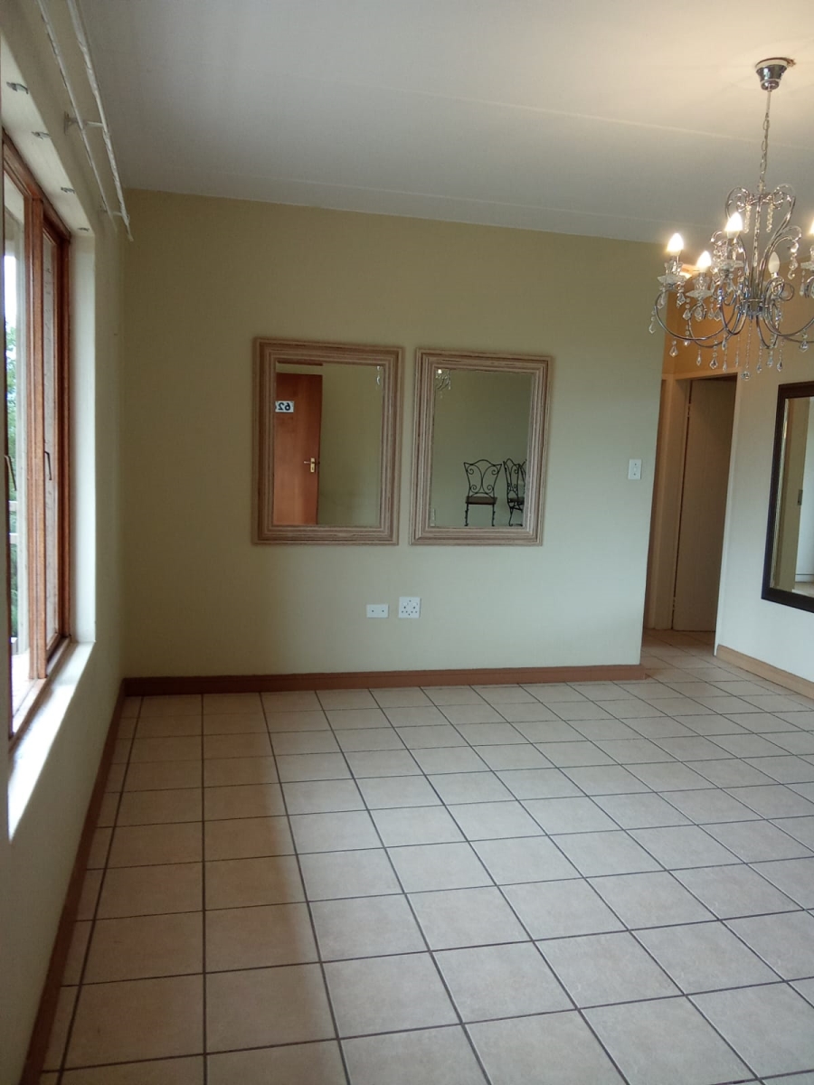 2 Bedroom Property for Sale in Constantia Kloof Gauteng