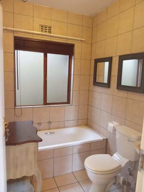 2 Bedroom Property for Sale in Constantia Kloof Gauteng