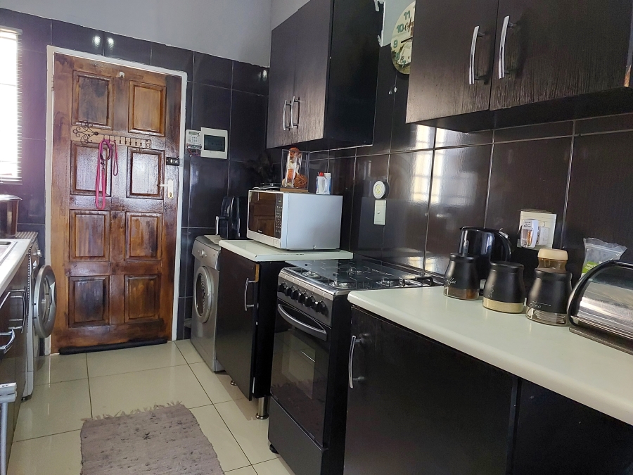 2 Bedroom Property for Sale in Kookrus Gauteng