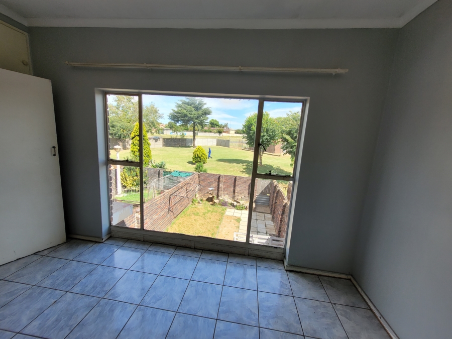 2 Bedroom Property for Sale in Groblerpark Gauteng