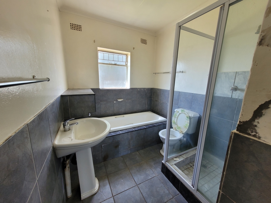 2 Bedroom Property for Sale in Groblerpark Gauteng