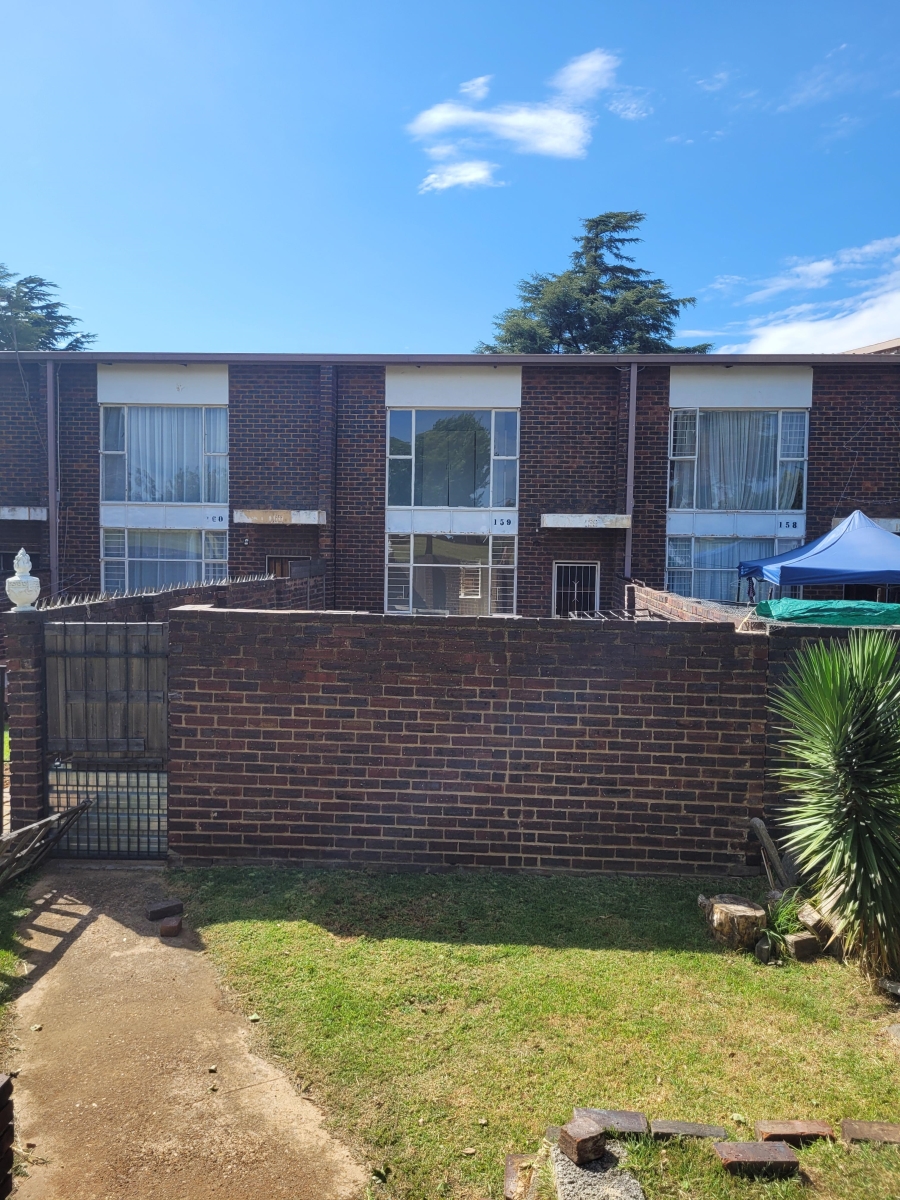 2 Bedroom Property for Sale in Groblerpark Gauteng