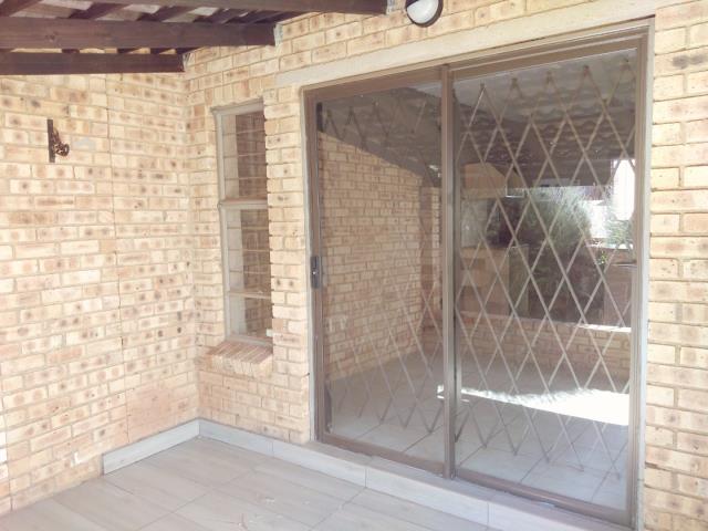 To Let 2 Bedroom Property for Rent in Sugar Bush Estate Gauteng