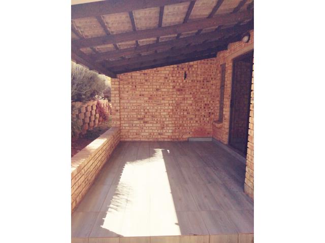 To Let 2 Bedroom Property for Rent in Sugar Bush Estate Gauteng