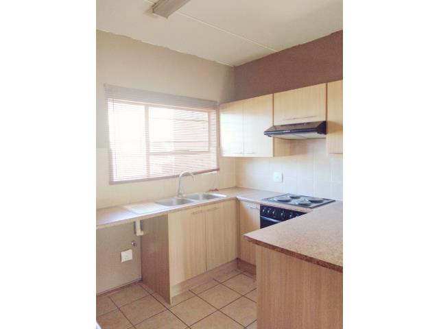 To Let 2 Bedroom Property for Rent in Sugar Bush Estate Gauteng