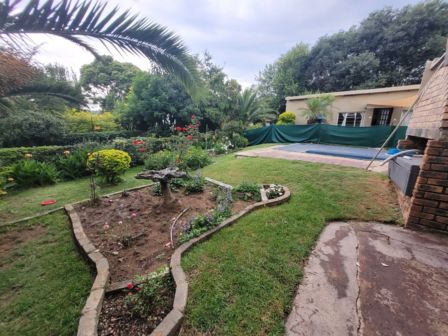 To Let 3 Bedroom Property for Rent in Fontainebleau Gauteng