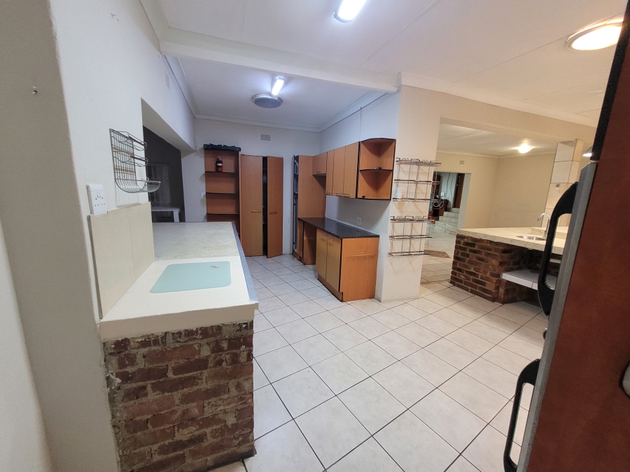 To Let 3 Bedroom Property for Rent in Fontainebleau Gauteng