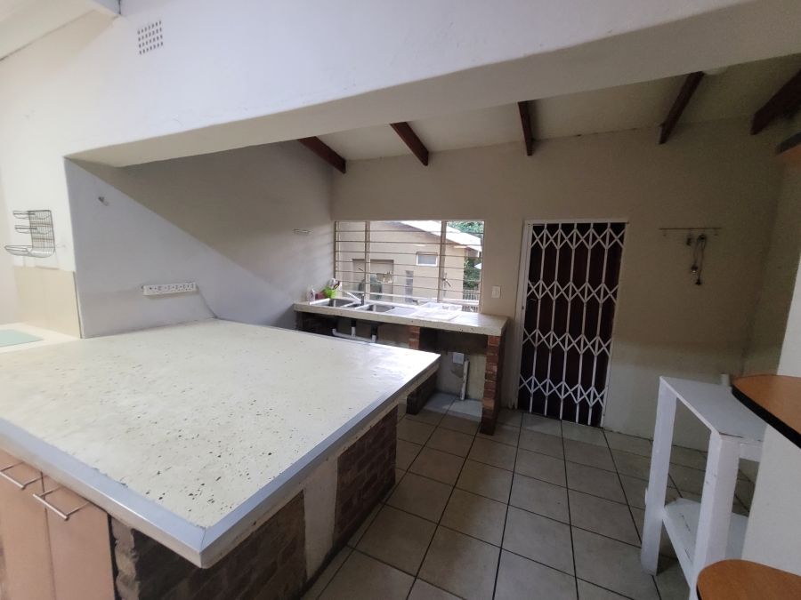 To Let 3 Bedroom Property for Rent in Fontainebleau Gauteng