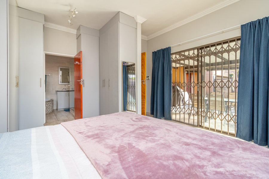 3 Bedroom Property for Sale in Monument Gauteng