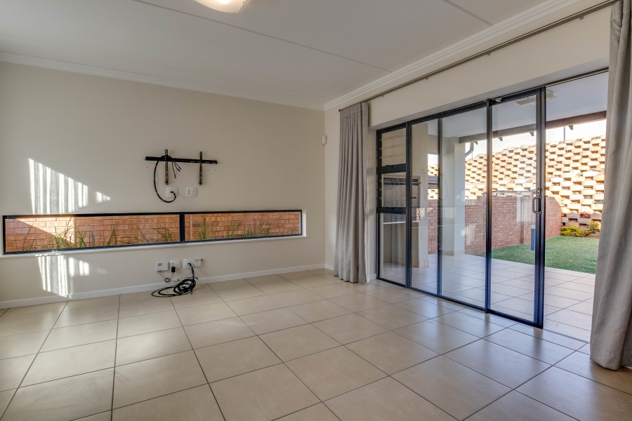 To Let 3 Bedroom Property for Rent in Amorosa Gauteng