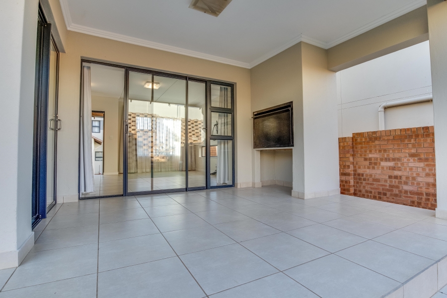 To Let 3 Bedroom Property for Rent in Amorosa Gauteng