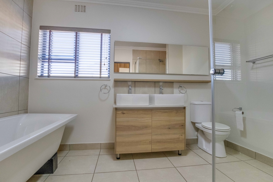 To Let 3 Bedroom Property for Rent in Amorosa Gauteng