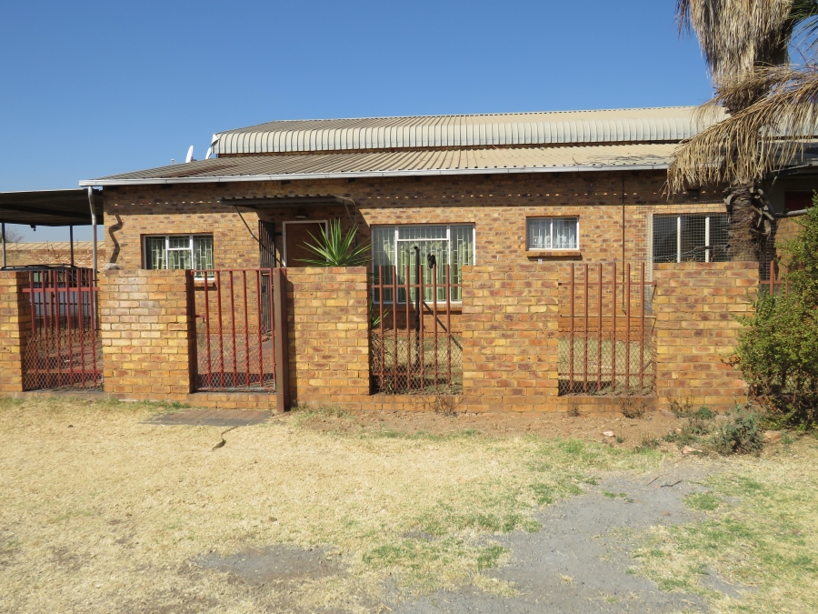 Commercial Property for Sale in Derdepoort Gauteng