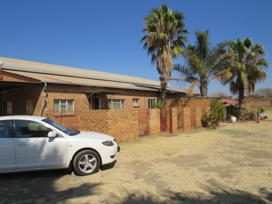 Commercial Property for Sale in Derdepoort Gauteng