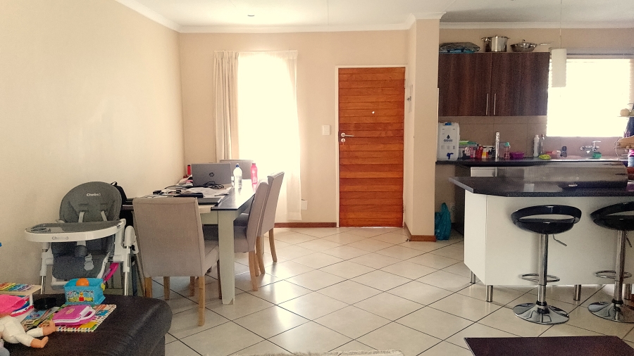 To Let 2 Bedroom Property for Rent in Monavoni Gauteng