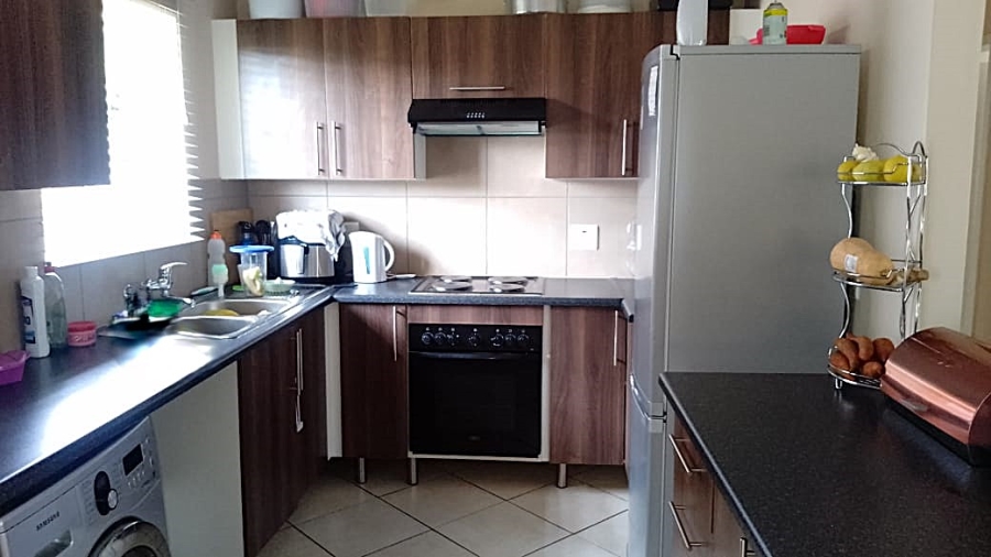 To Let 2 Bedroom Property for Rent in Monavoni Gauteng