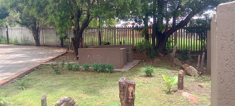 To Let 5 Bedroom Property for Rent in Power Park Gauteng