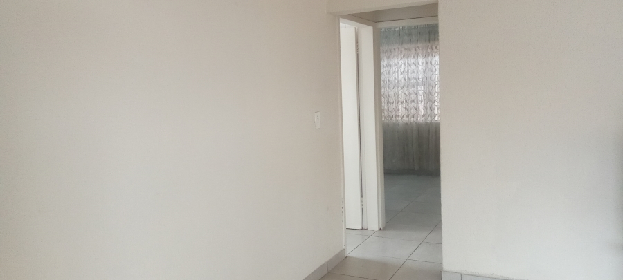 2 Bedroom Property for Sale in Protea North Gauteng