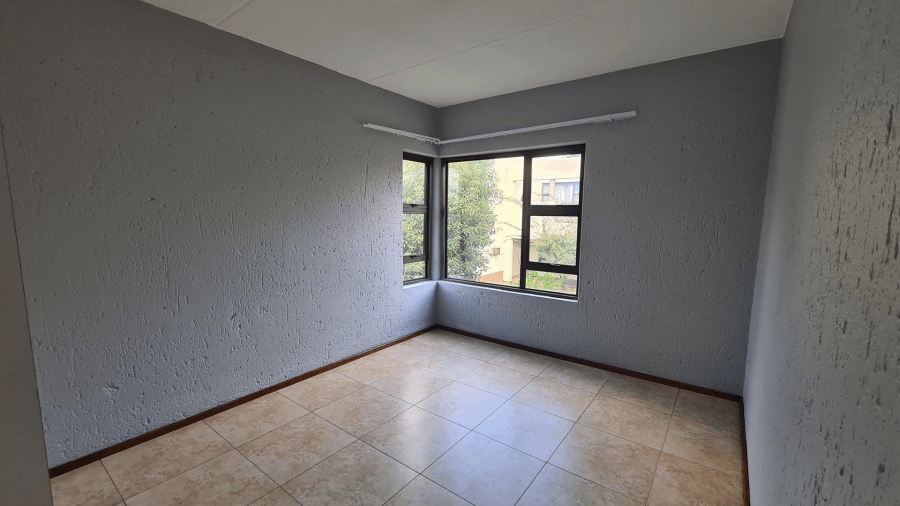 To Let 2 Bedroom Property for Rent in Sunninghill Gauteng