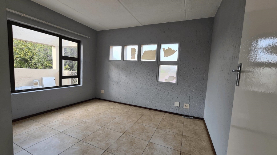 To Let 2 Bedroom Property for Rent in Sunninghill Gauteng