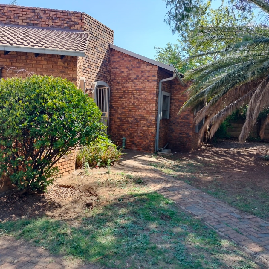 To Let 3 Bedroom Property for Rent in Mayberry Park Gauteng