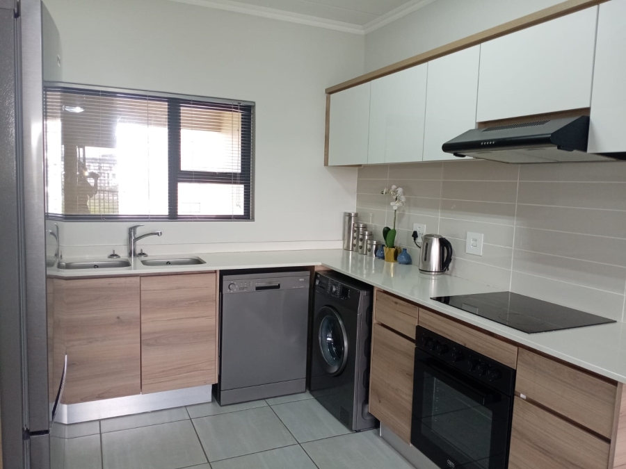 To Let 2 Bedroom Property for Rent in Waterfall Gauteng