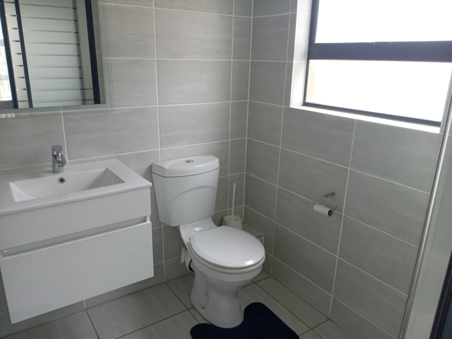 To Let 2 Bedroom Property for Rent in Waterfall Gauteng