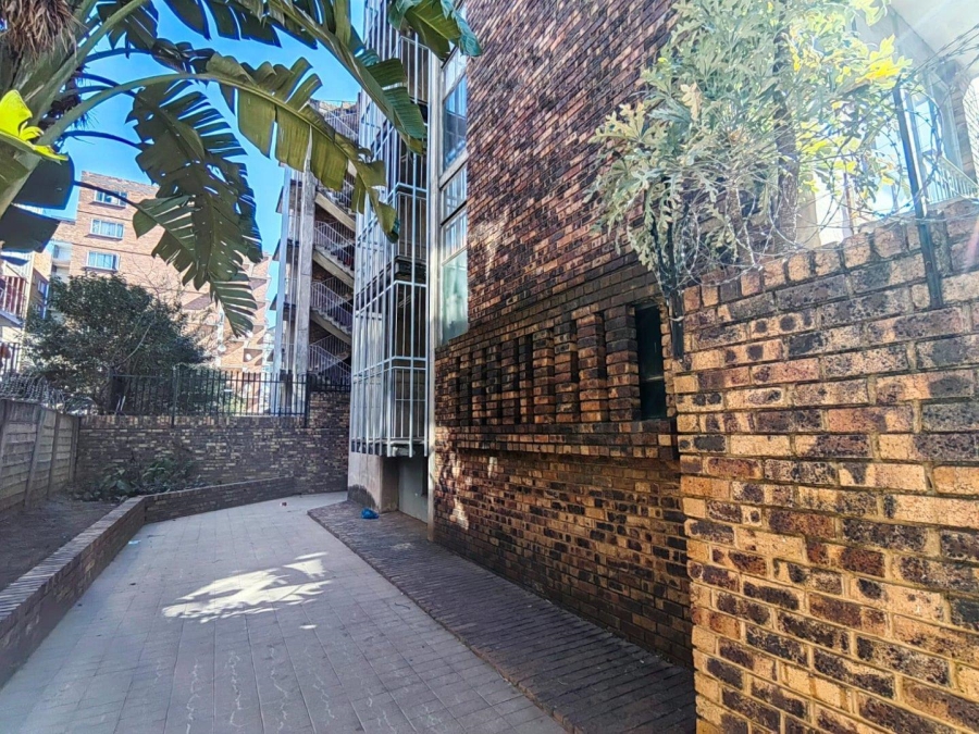 1 Bedroom Property for Sale in Sunnyside Gauteng