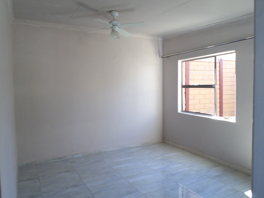 To Let 2 Bedroom Property for Rent in Sophiatown Gauteng