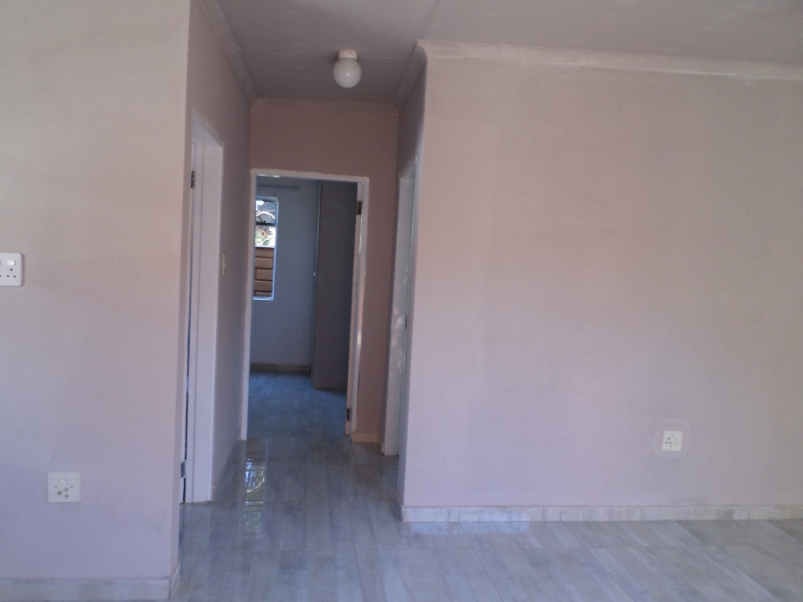 To Let 2 Bedroom Property for Rent in Sophiatown Gauteng