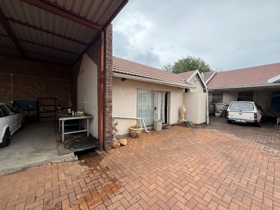 3 Bedroom Property for Sale in Parkrand Gauteng