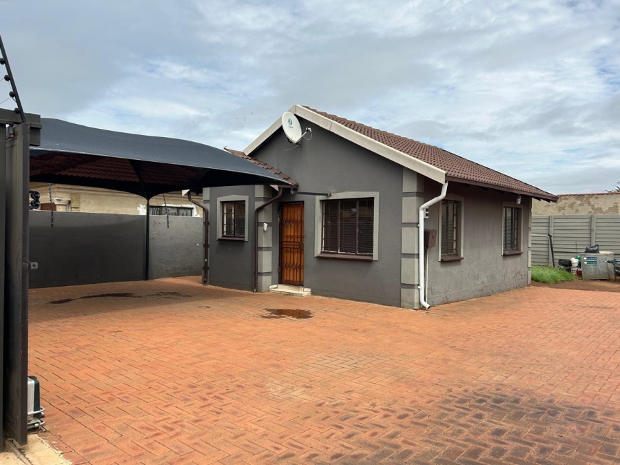 2 Bedroom Property for Sale in Vosloorus Gauteng