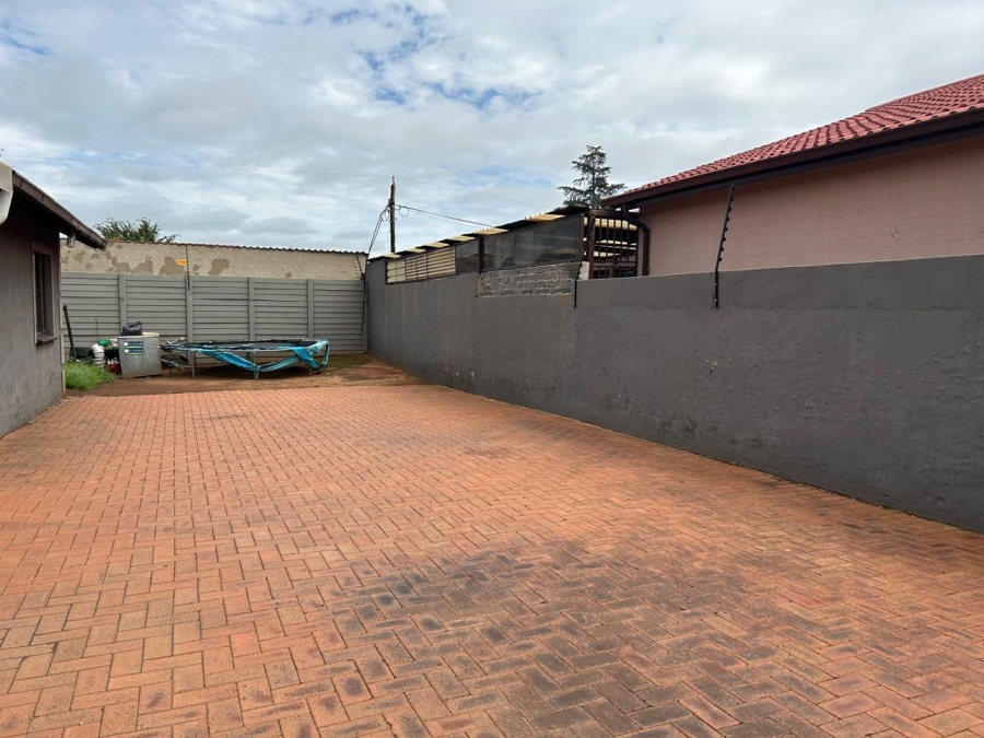 2 Bedroom Property for Sale in Vosloorus Gauteng