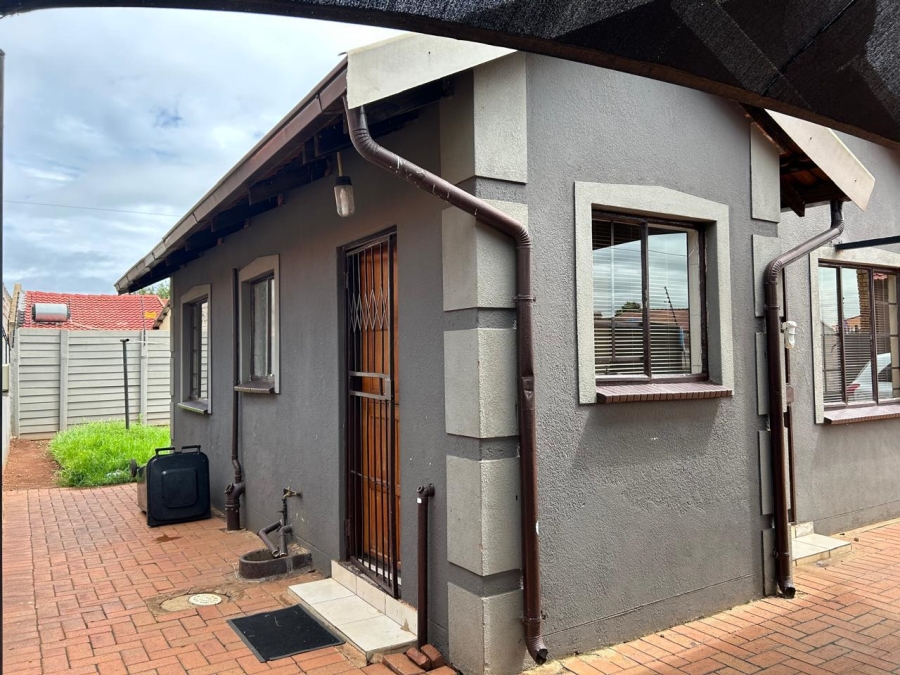 2 Bedroom Property for Sale in Vosloorus Gauteng