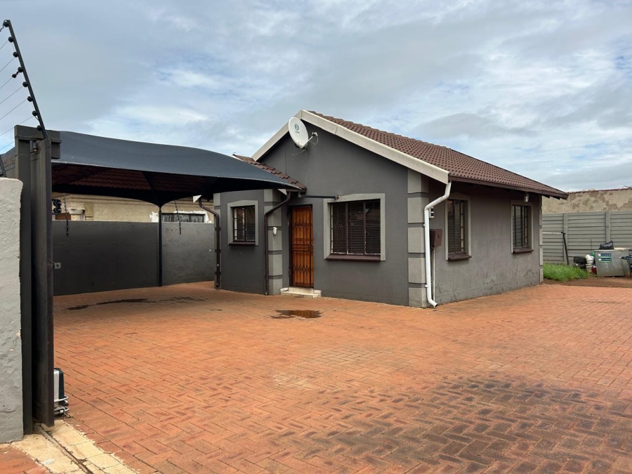 2 Bedroom Property for Sale in Vosloorus Gauteng