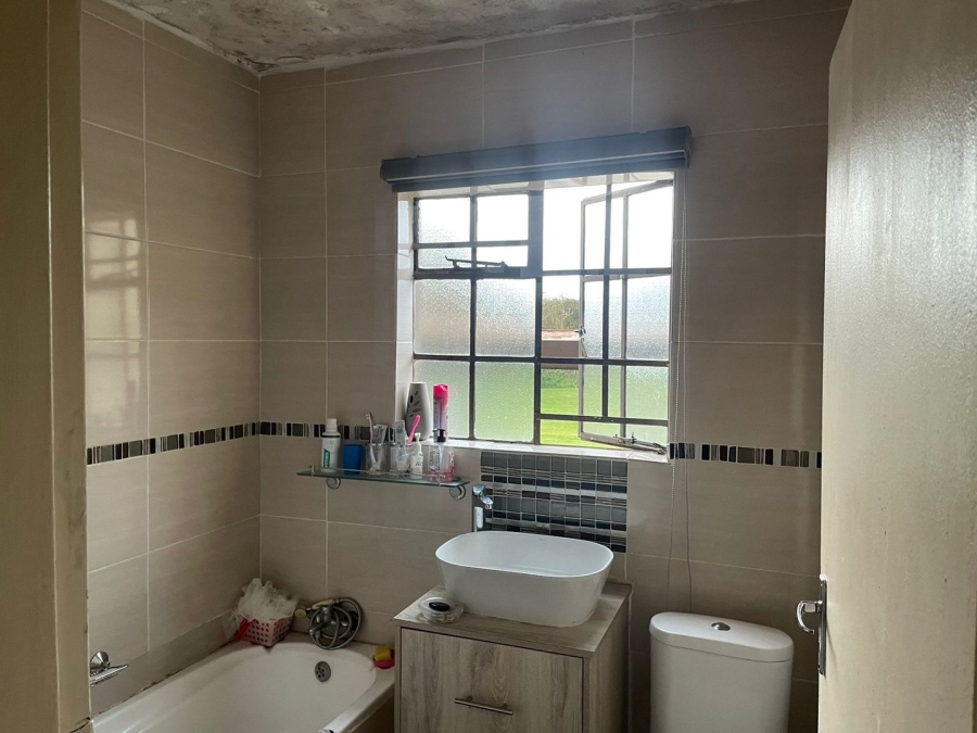 2 Bedroom Property for Sale in Roodepoort West Gauteng