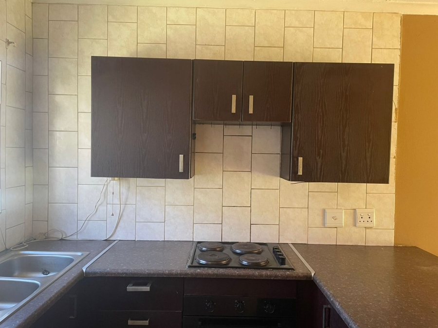 To Let 2 Bedroom Property for Rent in Groblerpark Gauteng