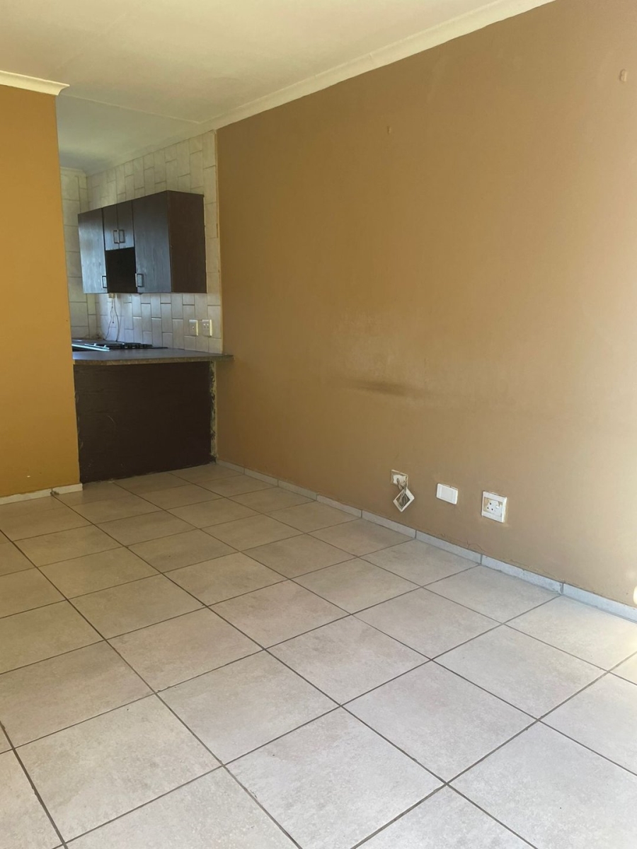 To Let 2 Bedroom Property for Rent in Groblerpark Gauteng