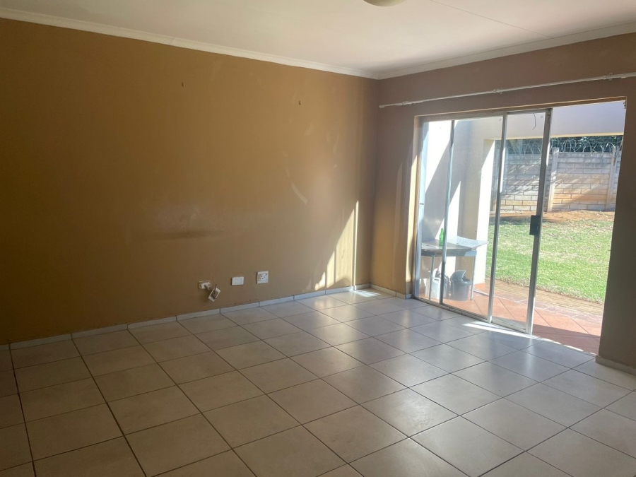 To Let 2 Bedroom Property for Rent in Groblerpark Gauteng