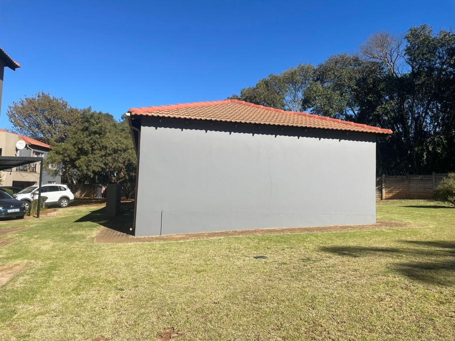 To Let 2 Bedroom Property for Rent in Groblerpark Gauteng