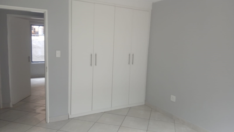 To Let 2 Bedroom Property for Rent in Florida Gauteng