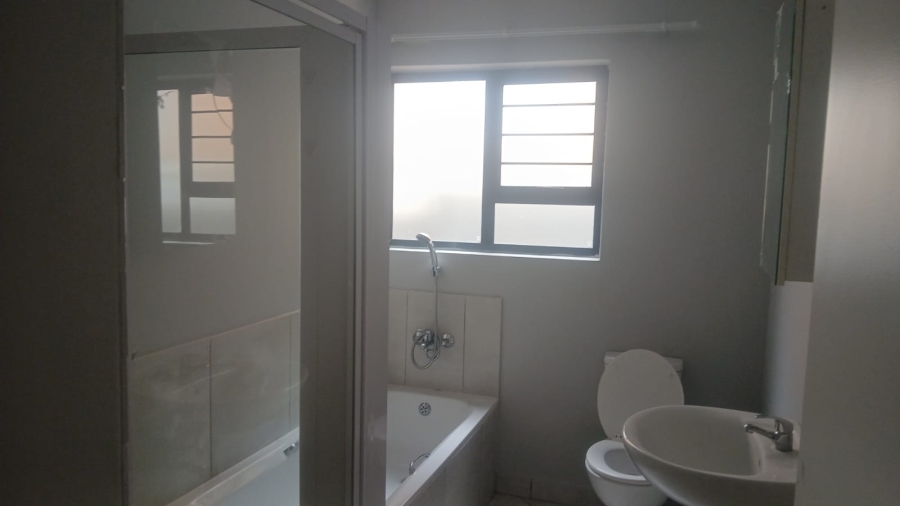 To Let 2 Bedroom Property for Rent in Florida Gauteng