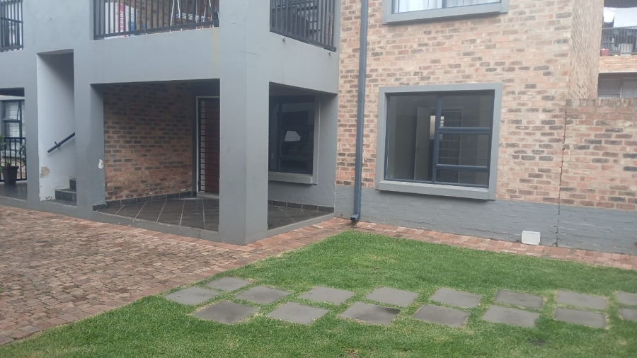 To Let 2 Bedroom Property for Rent in Florida Gauteng