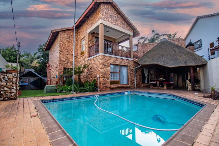 4 Bedroom Property for Sale in Eldoraigne Gauteng