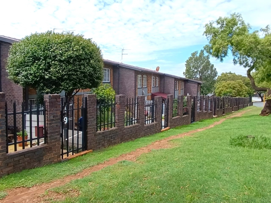 3 Bedroom Property for Sale in South Crest Gauteng