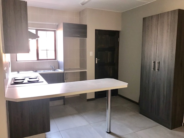 To Let 2 Bedroom Property for Rent in Kenleaf Gauteng