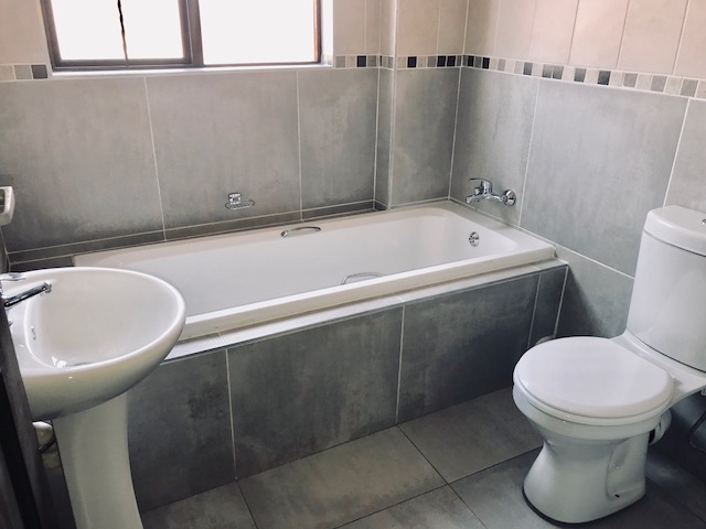 To Let 2 Bedroom Property for Rent in Kenleaf Gauteng