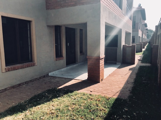 To Let 2 Bedroom Property for Rent in Kenleaf Gauteng