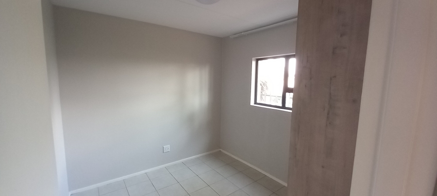 To Let 2 Bedroom Property for Rent in Kenleaf Gauteng